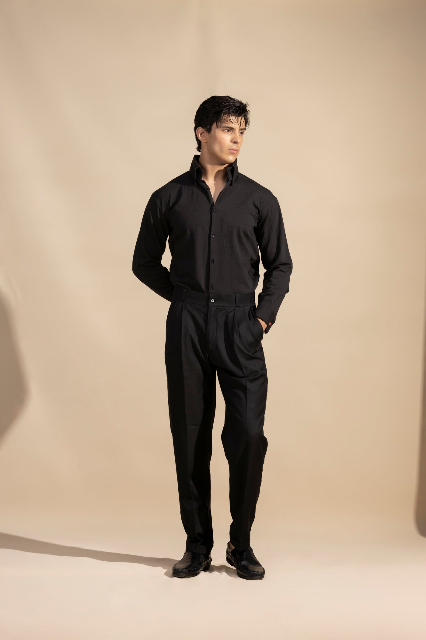 BLACK LONG COLLAR SHIRT