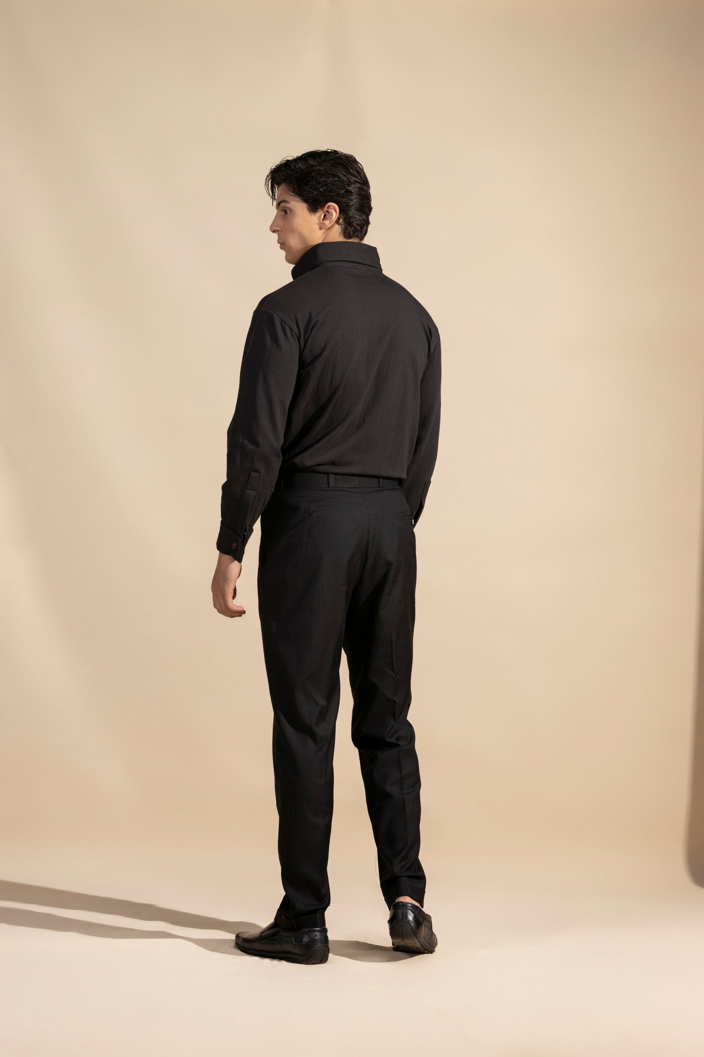 BLACK LONG COLLAR SHIRT