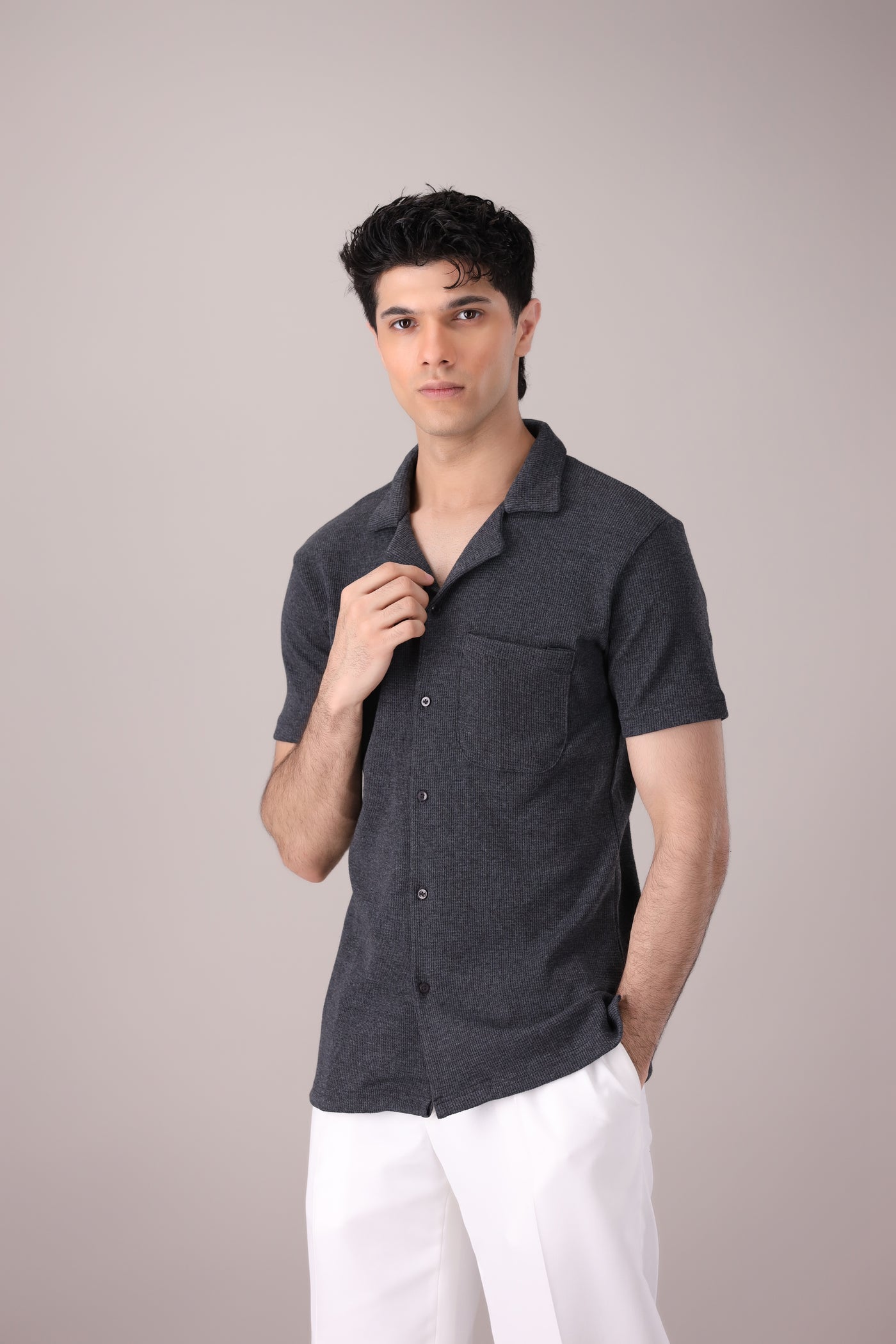 CHARCOAL WAFFLE KNITTED CUBAN COLLAR SHIRT