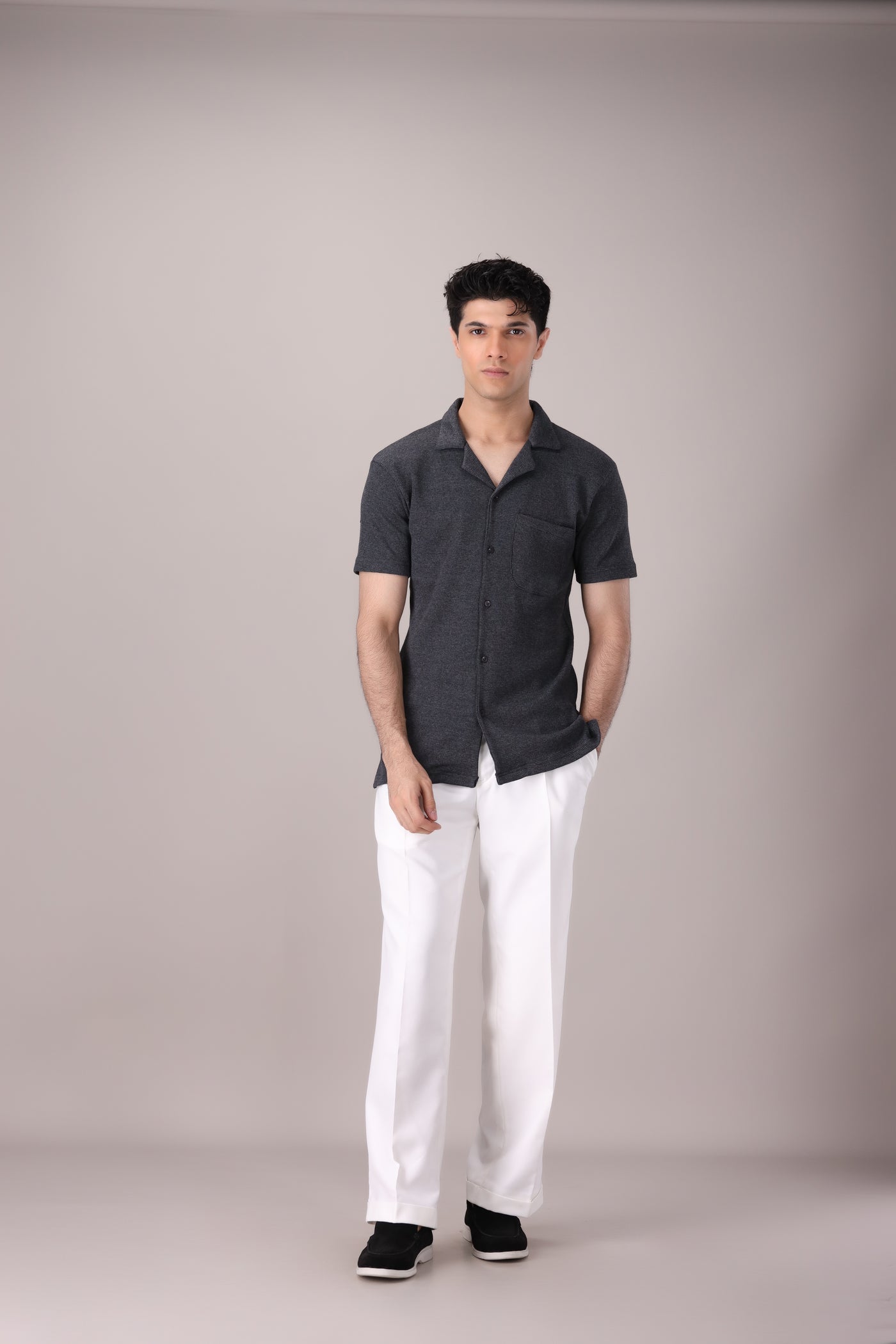 CHARCOAL WAFFLE KNITTED CUBAN COLLAR SHIRT