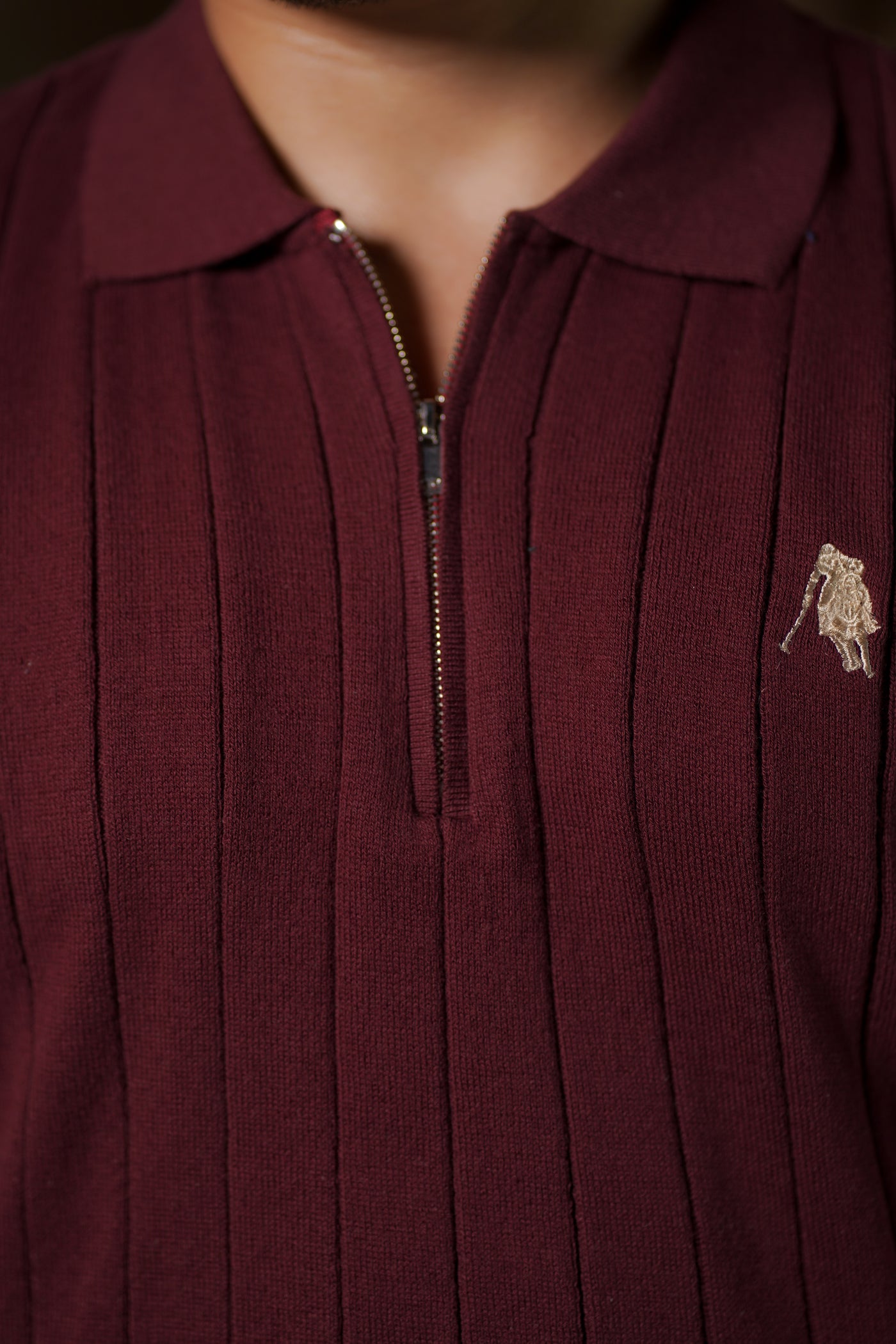 BURGUNDY DROP NEEDLE ZIP POLO SHIRT