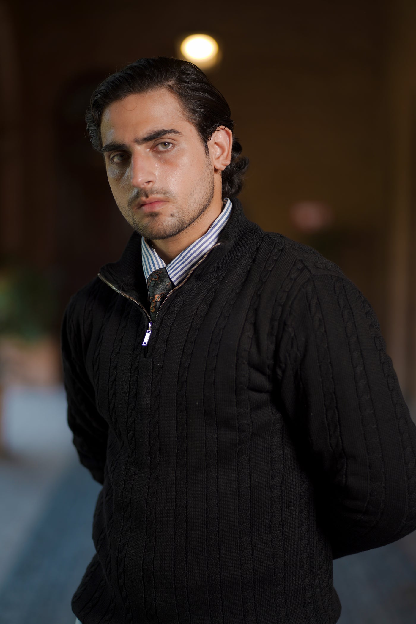 BLACK CABLE KNIT ZIPPER SWEATER