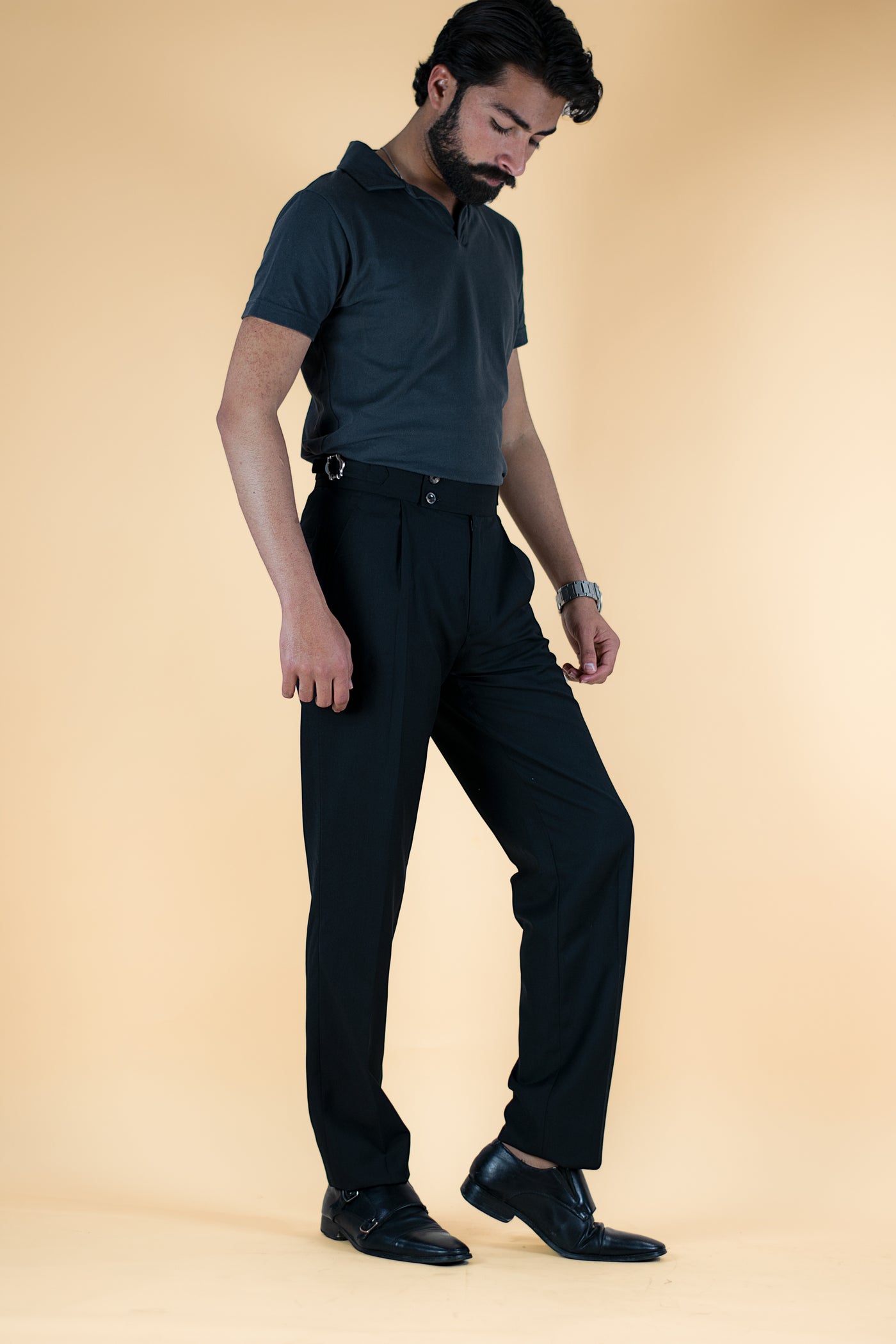 BLACK SIDE TAB SINGLE PLEATED TROUSER