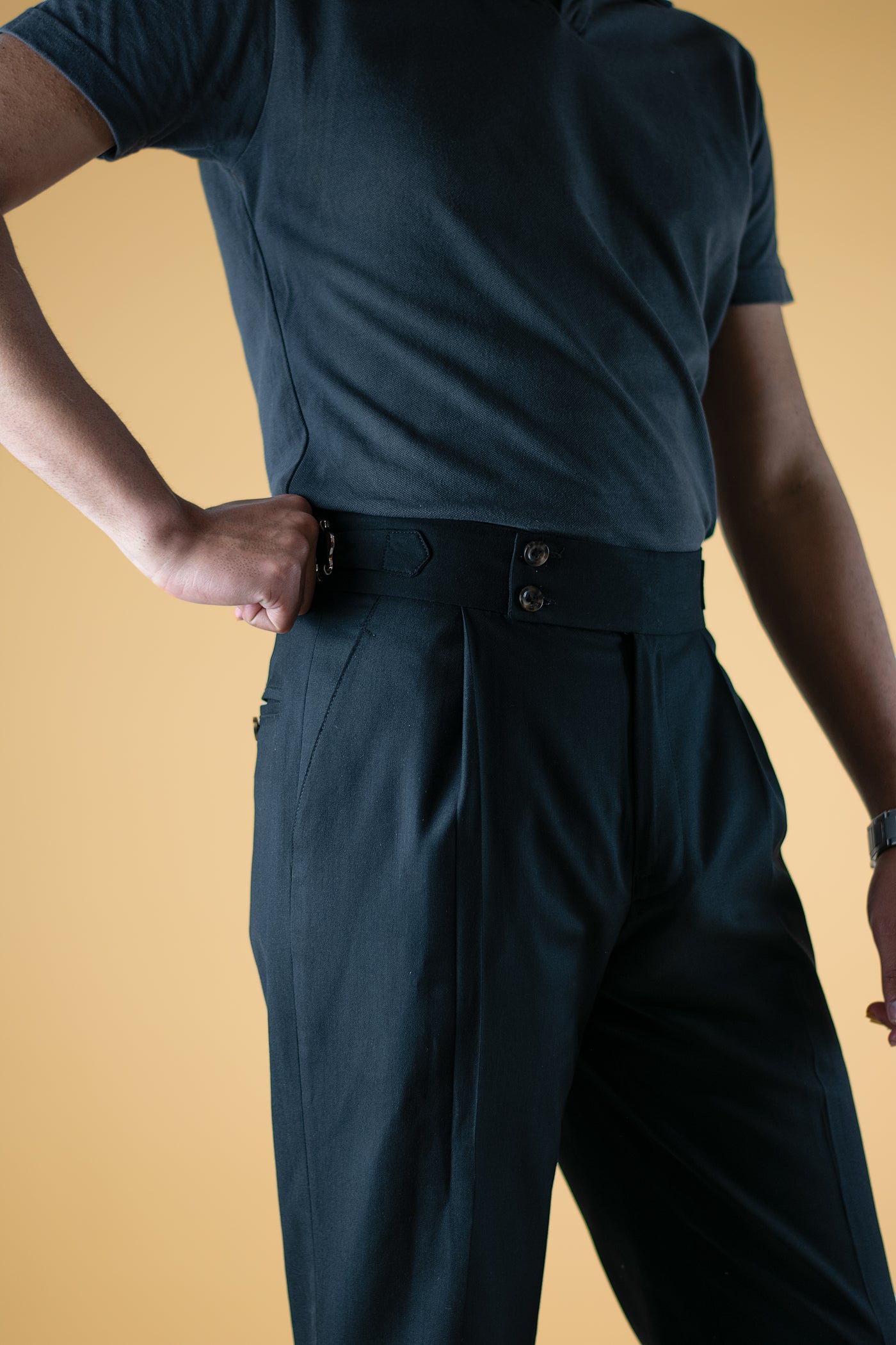 BLACK SIDE TAB SINGLE PLEATED TROUSER